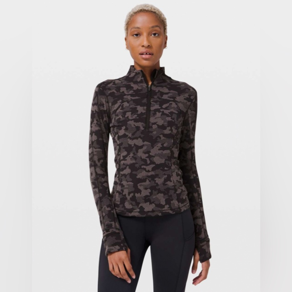 Lululemon Run Briskly 1/2 Zip camo , size 6, like new
